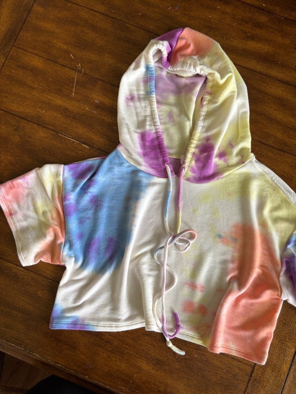 Black Bead Pastel Yellow & Purple Tie-Dye Cropped Hoodie short sleeve. Size med